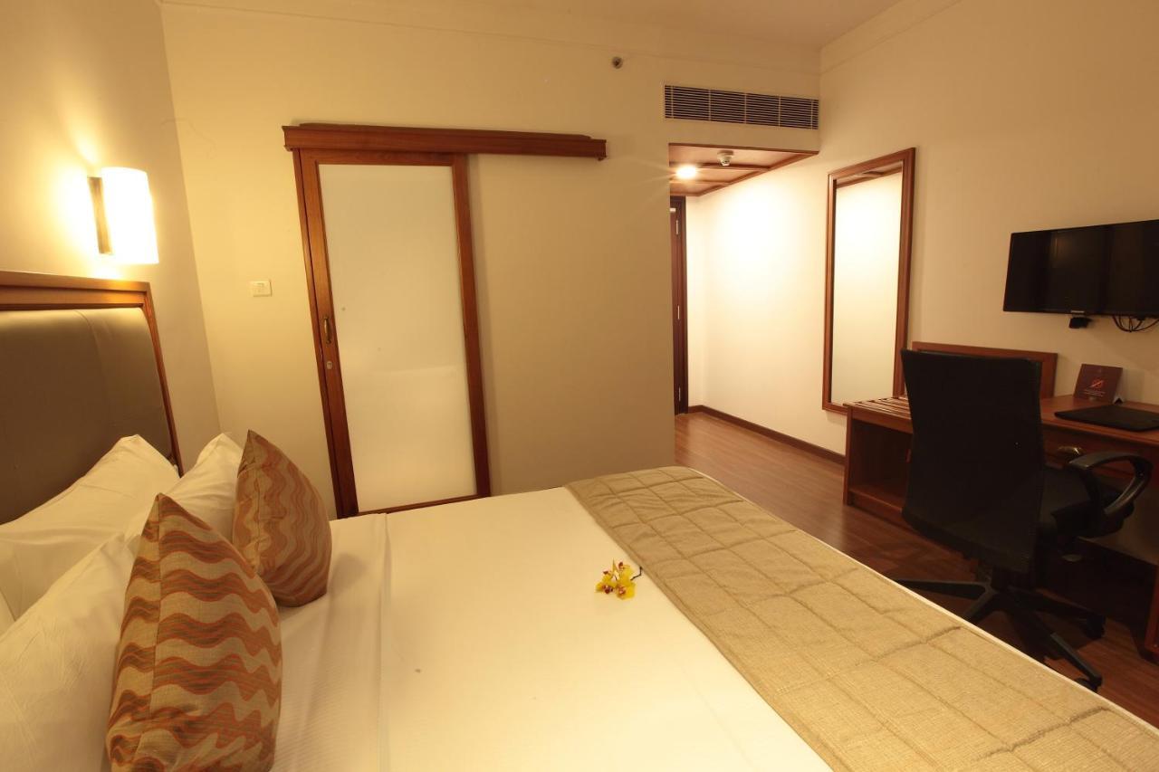 Monsoon Empress Kochi Hotel Luaran gambar